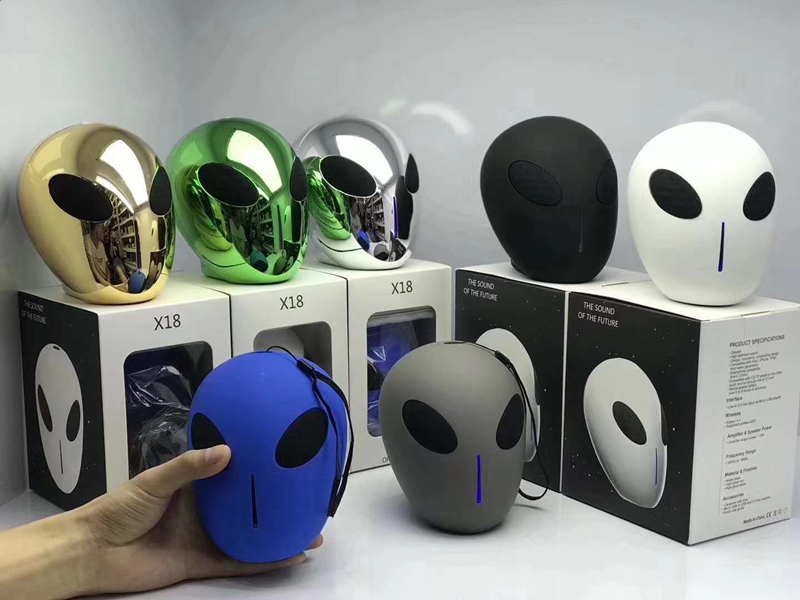 Laiyiqi Alien ET UFO pequeña cabeza inalámbrica Bluetooth altavoz calavera portátil correa de cordón BT de Navidad altavoz bocinas mp3
