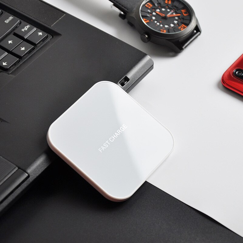 Stazione di Ricarica Wireless Dock Pad per Apple AirPods 2/3 - Carica Rapida Pad da Scrivania Micro USB