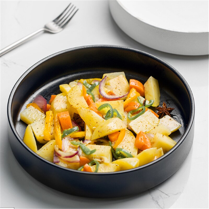 Eenvoudige Zwart-wit Diepe Plaat Soep Plaat Westerse Schotel Ronde Schotel Salade Frosted Keramische Grote Gebakken Plaat Huishouden
