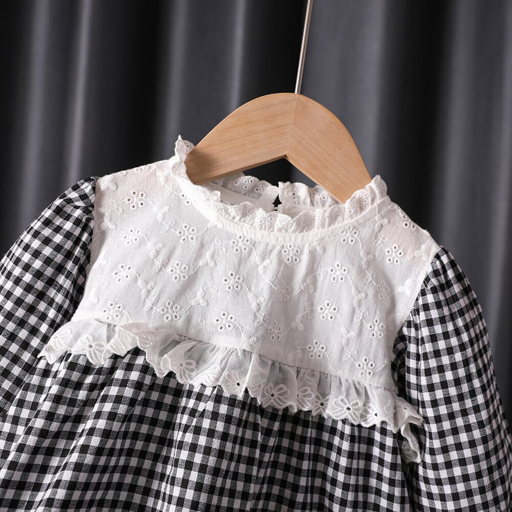 Leuke Vallen Kleren Zwarte Plaid Meisjes Blouse Lace Hollow Patchwork Fall Kleding Ruches Mouwen Katoen Tops Peuter Meisje Blouse