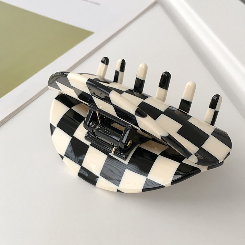 Korea 8.7cm Black White Plaid Checkerboard Claw Clip Acetate Semicircular Shell Grid Lattice Hair Claw For Woman