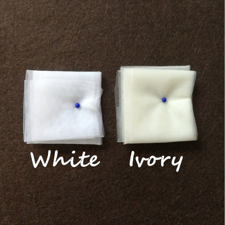 Short Tulle Bridal Veils Ivory Lace Applique Short Fingertip Length 80CM Wedding Bridal Veils With Comb