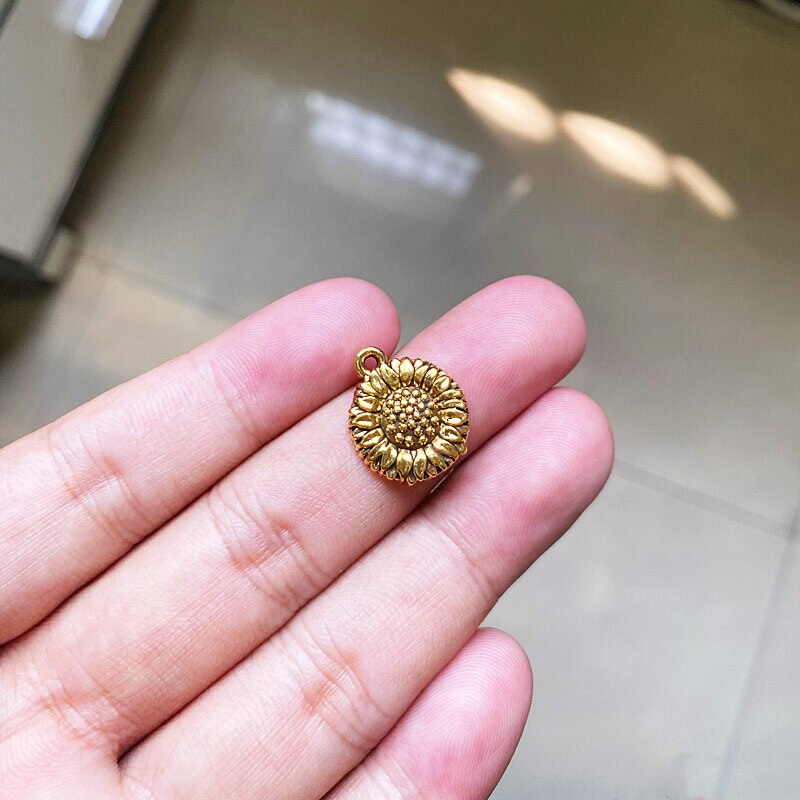 30 stk charms guld solsikke gør-det-selv vedhæng halskæde til kvinder æstetiske tilbehør klassiske kvindelige smykker fremstilling forsyninger: Guld 2