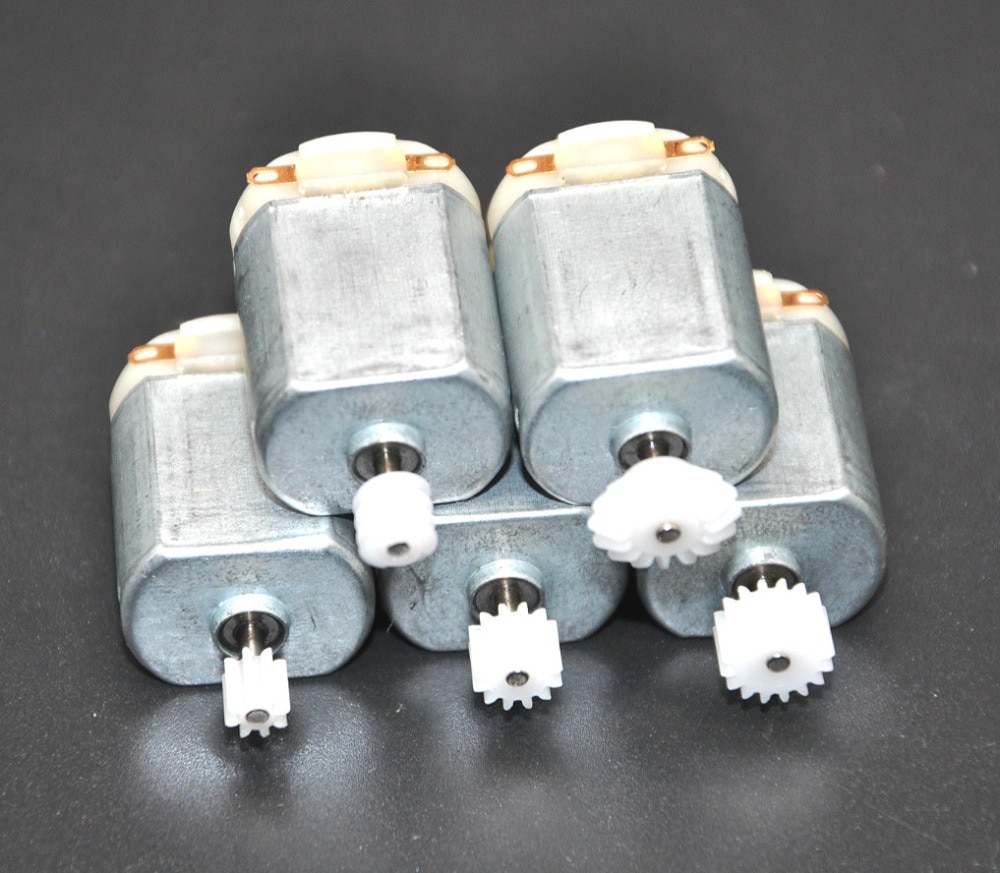 5 PCS/130 Kleine DC motor 3 naar 5 V Miniatuur motor four-wheel motor kleine 17000-18000 RPM + (Gear pakket 5 pcs)