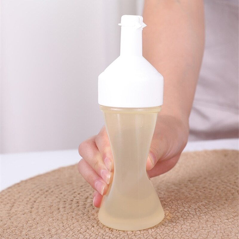 250Ml Sauce Bottle Vinegar Oil Ketchup Cruet Kitchen Accessories Gravy Boat Condiment Dispenser Squeeze Bottle Minimalist