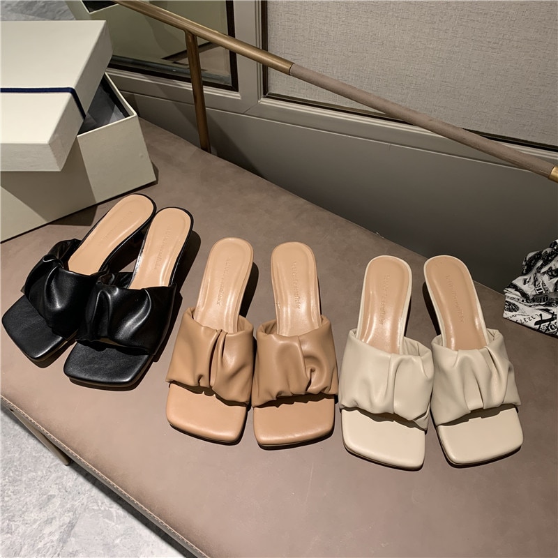 Kvinnor tofflor låga tunna klackar glidskor skor temperament ord damskor grunt slip on sommarklänning mulor flip flops