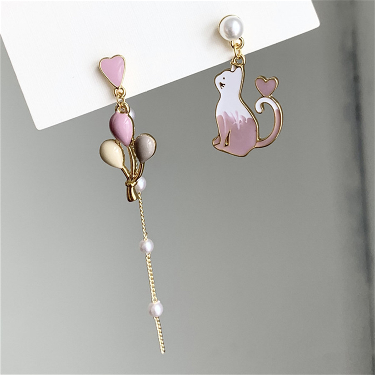 Pendientes plegables de estilo chino para mujer, aretes étnicos colgantes con forma de nube y pájaros, asimétricos, con forma de pez, gato, conejo, pájaro, Animal: Pistola negra plateada