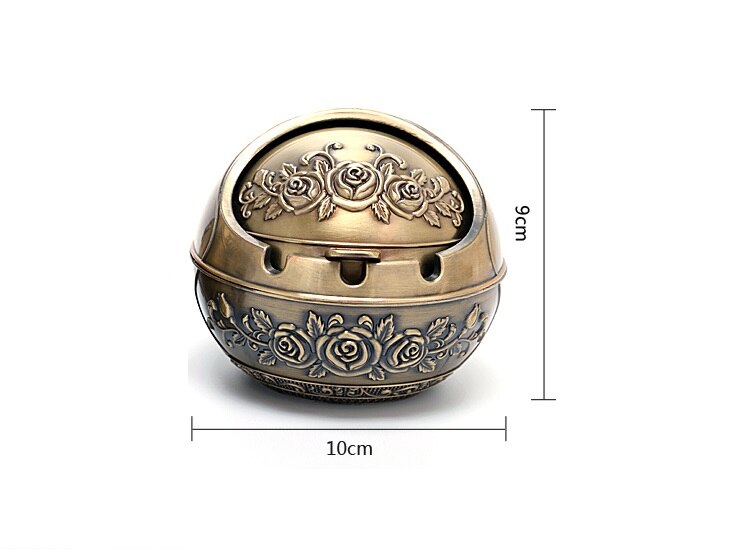 Creatieve Draagbare Legering Ronde Bal Asbak Auto Asbak Mini Asbak Relief Stamped Patroon Cadeau voor Outdoor Indoor