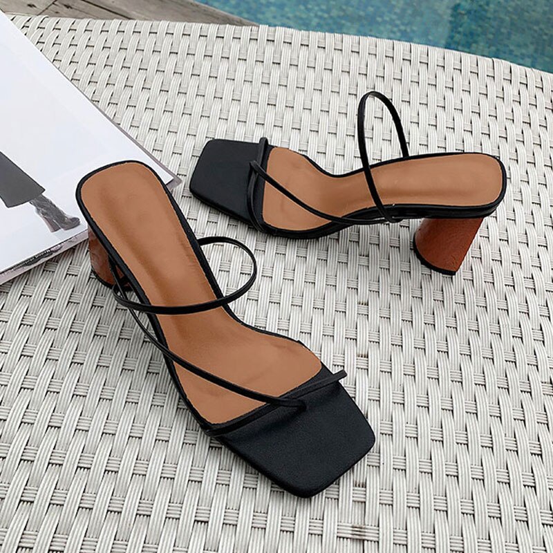 Bellinsley Zomer Sandalen Slippers Vierkante Teen Hoge Hakken Flip Flop Smalle Band Strap Vrouwen Schoenen Dames Slippers Pompen: black / 35