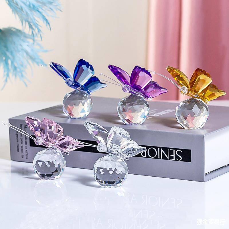 1 pçs borboleta de cristal com bola estatueta casa decoração casamento artesanato vidro coleção ornamentos mesa lembrança presentes