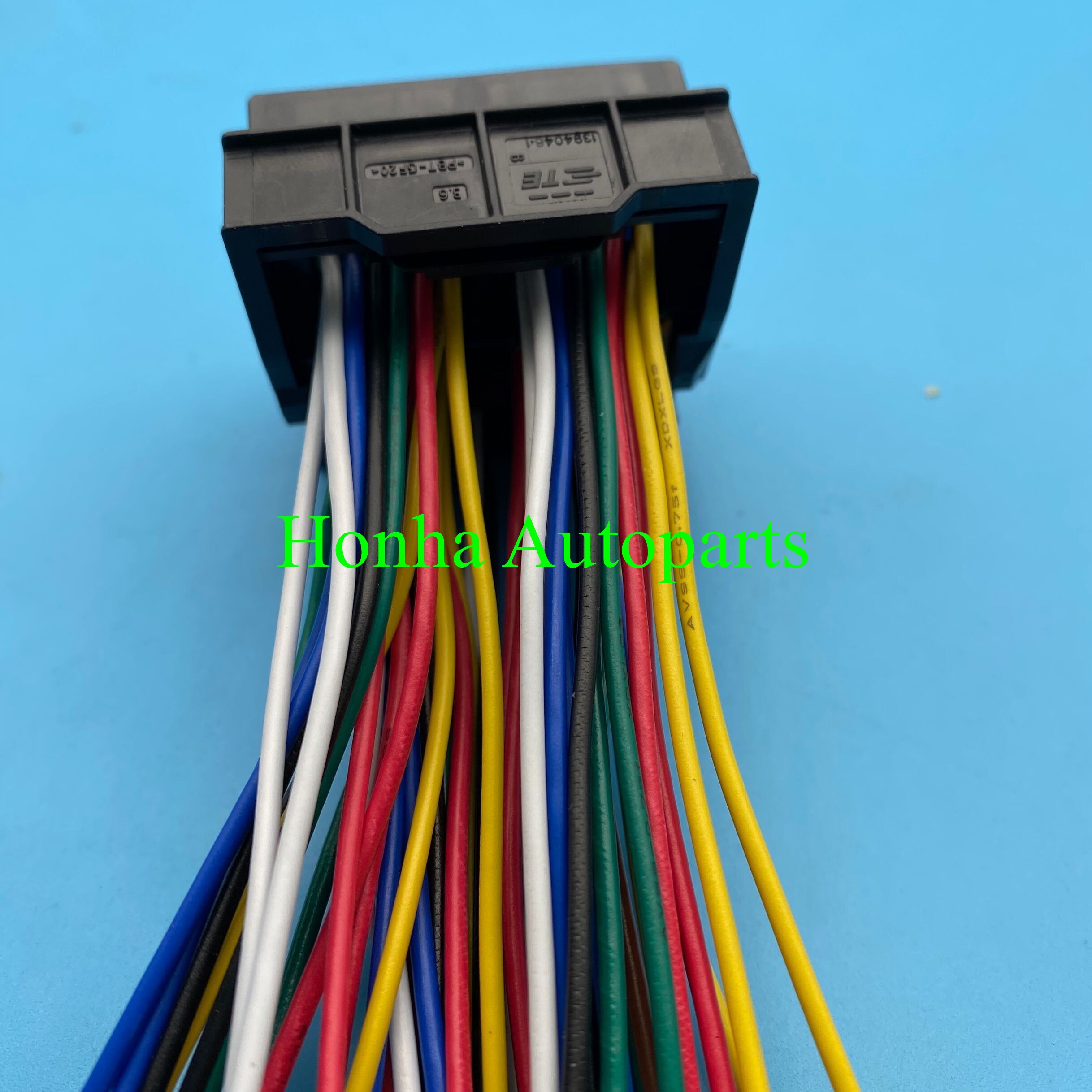 Car Multimedia Host Navigation Bluetooth Radio Plug Connector 52 pin with 8X0 035 444/3B7 035 447 with terminal