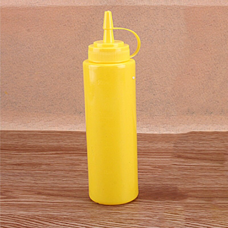 Condiment Dispenser Kitchen Cooking Tools Plastic Vinegar Seasoning Accessories Olive Oil Storage Jar Squeeze Bottle: Yellow / 720ml
