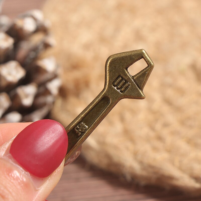 2 pcs 1:12 Scale Dollhouse Miniature Wrench For Children Living Room Decoration