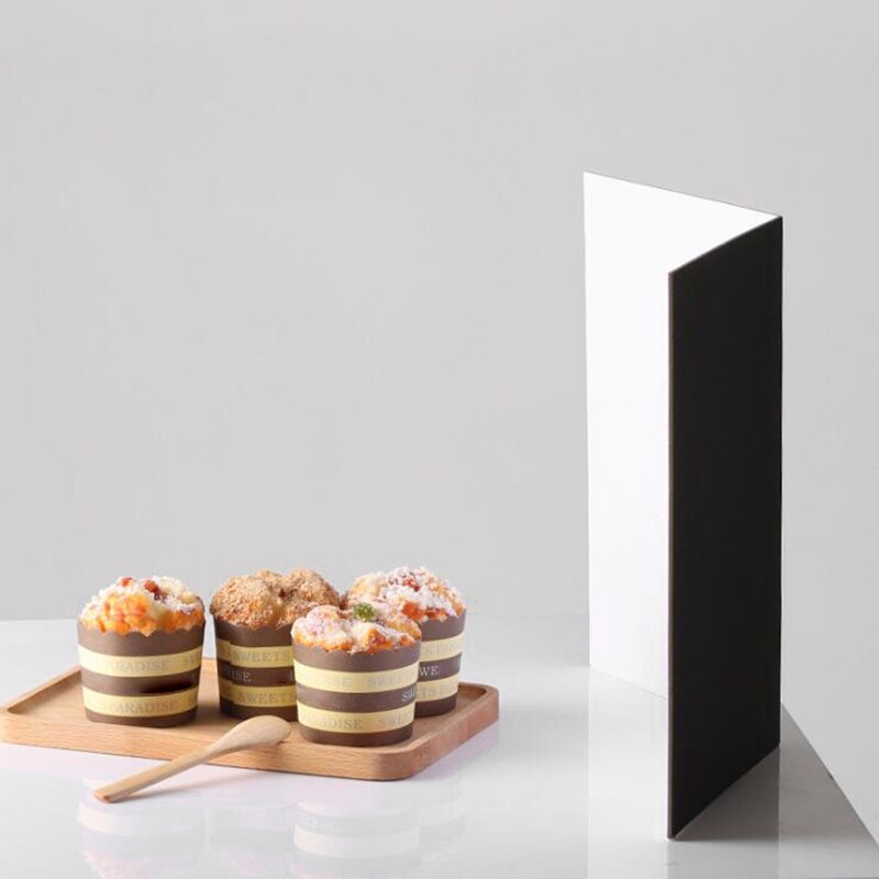 2Pcs A4 Fotografia di Cartone Pieghevole Double Sided Bianco Nero Argento Opaco Luce di Riempimento Riflettore Assorbire Spessore di Carta Riflettente C