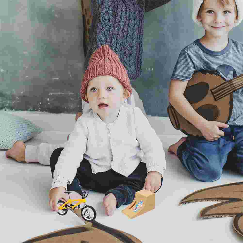 2 Sets Children Finger Bike Kit Mini Scooter Ramp Fingertip Sports Table Game