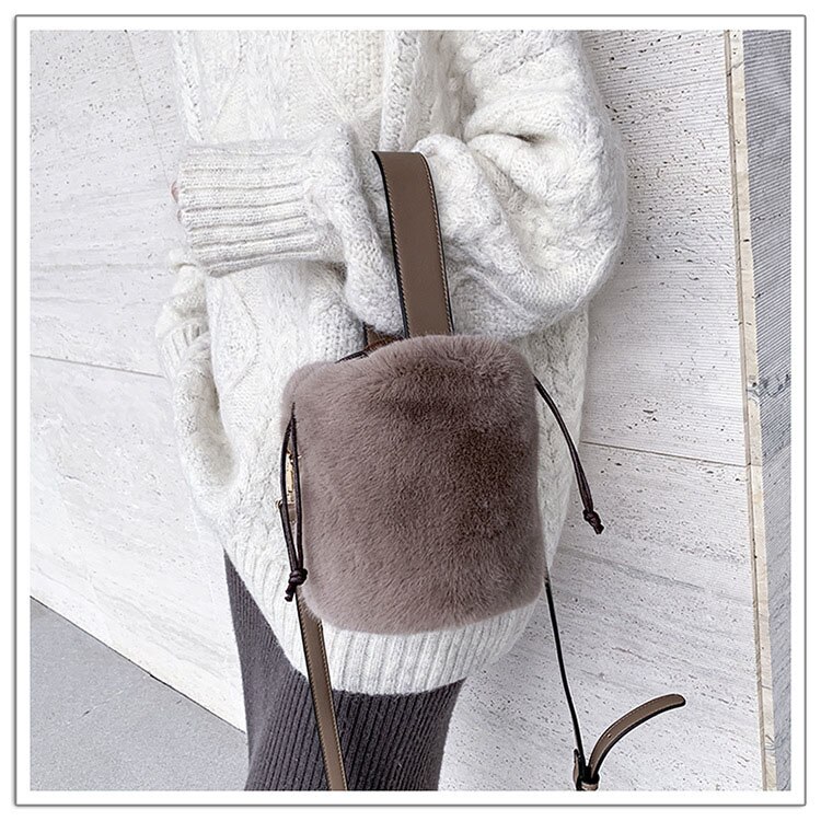 Bucket Bag Handbag Faux Fur Winter Bags Women Shoulder Crossbody Bag Ladies Plush Hand Bags Designers Bolsa Feminina Sac: brown