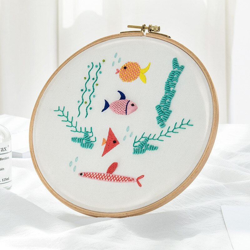 Paquete de materiales de bordado DIY, Kits de bordado con patrones de dibujos animados en 3D de peces, bastidor para bordar, suministros de costura de punto de cruz