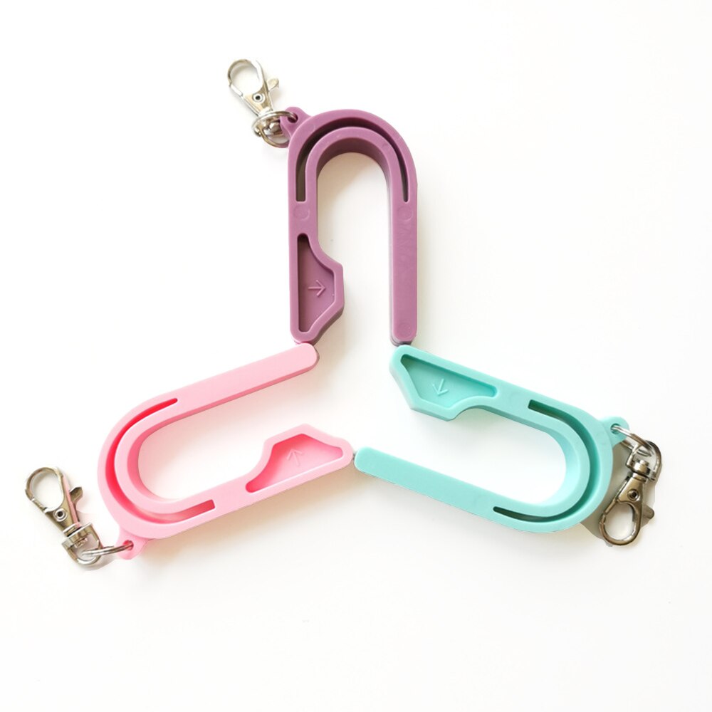 Auton istuimen avain vauvanistuimen avaimen solki, jossa on istuin lasten yleiskäyttöinen avaimenperä istuimen lukituksen avaus