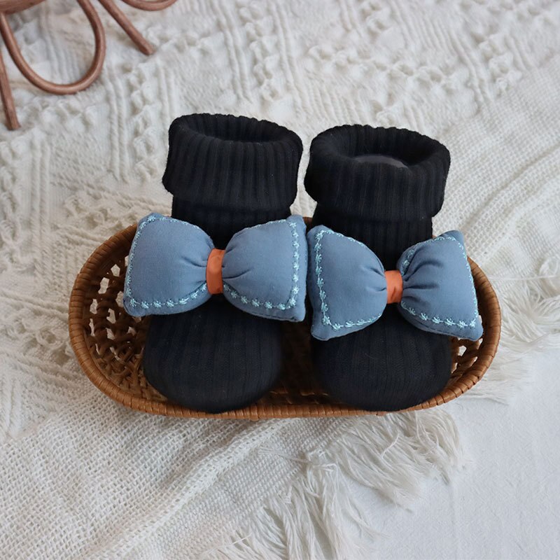 Nowa jesień i zima 0-36M dziewczynek chłopców w pionowe paski skarpetki lalki skarpetki łuk-węzeł ciepłe wygodne niemowlę antypoślizgowe skarpetki: czarny / 1-3T