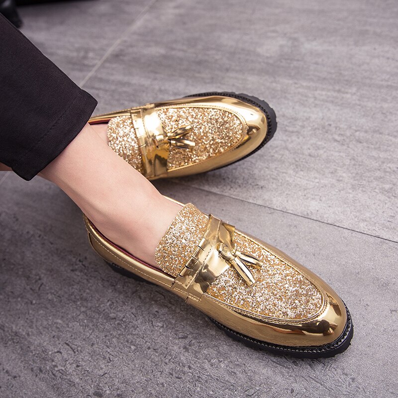 Quaoar herresko, bryllup brudgommens sko, lak glitter diamant stykke skinnende personlighed spidse guldsko