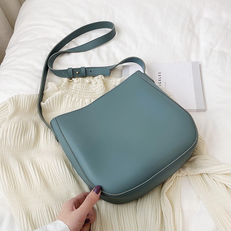 Pure color Casual Bucket bag PU Leather Women's Handbag High capacity Shoulder Messenger Bag: Blue