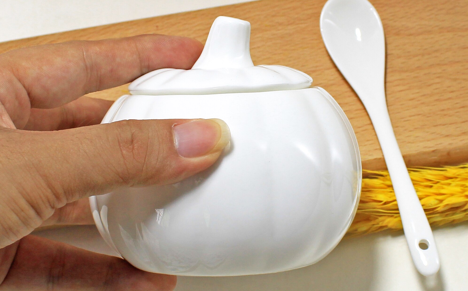 Plain white bone china koffie suikerpot met lepel, porselein honing jar suiker jar, keramische suiker dispenser, kleine honing pot