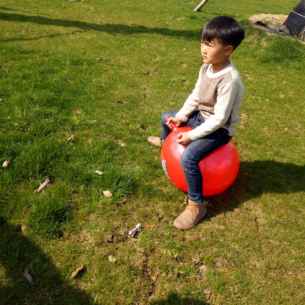 1pc Thickened Bouncing Ball Inflatable Exercise Ball Jumping Ball Bouncy Ball Handle Ball For Children (Random Color)