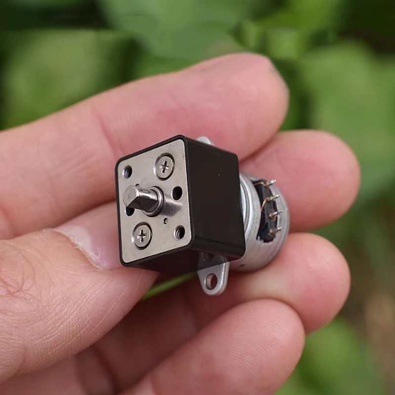 15BY Mini 15mm 2-Fase 4-Draad Gear Stappenmotor Micro Volledig Metalen Versnellingsbak Gear Stappenmotor DIY Robot Auto Monitor Camera: Default Title