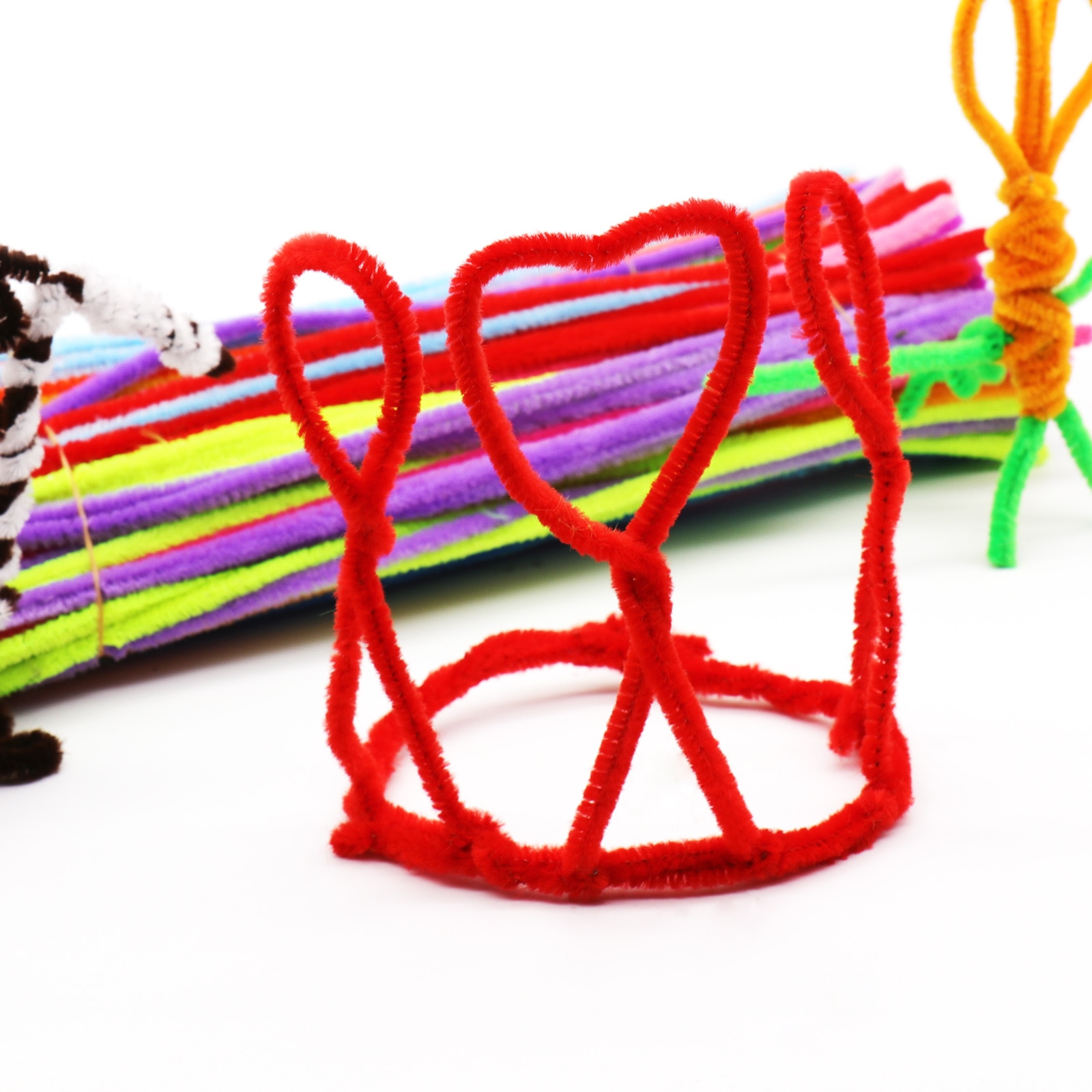 100 stuks handgemaakte gekleurde wollen worteltop draaiende staaf handmatige pluizige staaf ijzerdraad pluche doe-het-zelf speelgoed babydecoraties