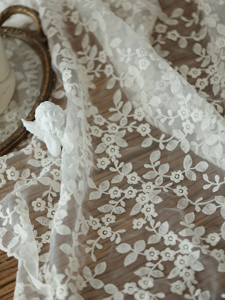 Beige blomsterbrodert organzastoff til brudekjole, gardin, blondedekorasjon, metervare