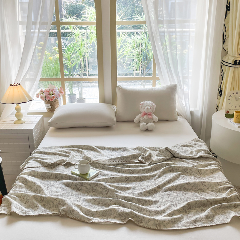 Sommerdecke mit Decke aus faltigem Garn, dünne Decke, geeignet für Schlafzimmer, Wohnung, Sofadecke