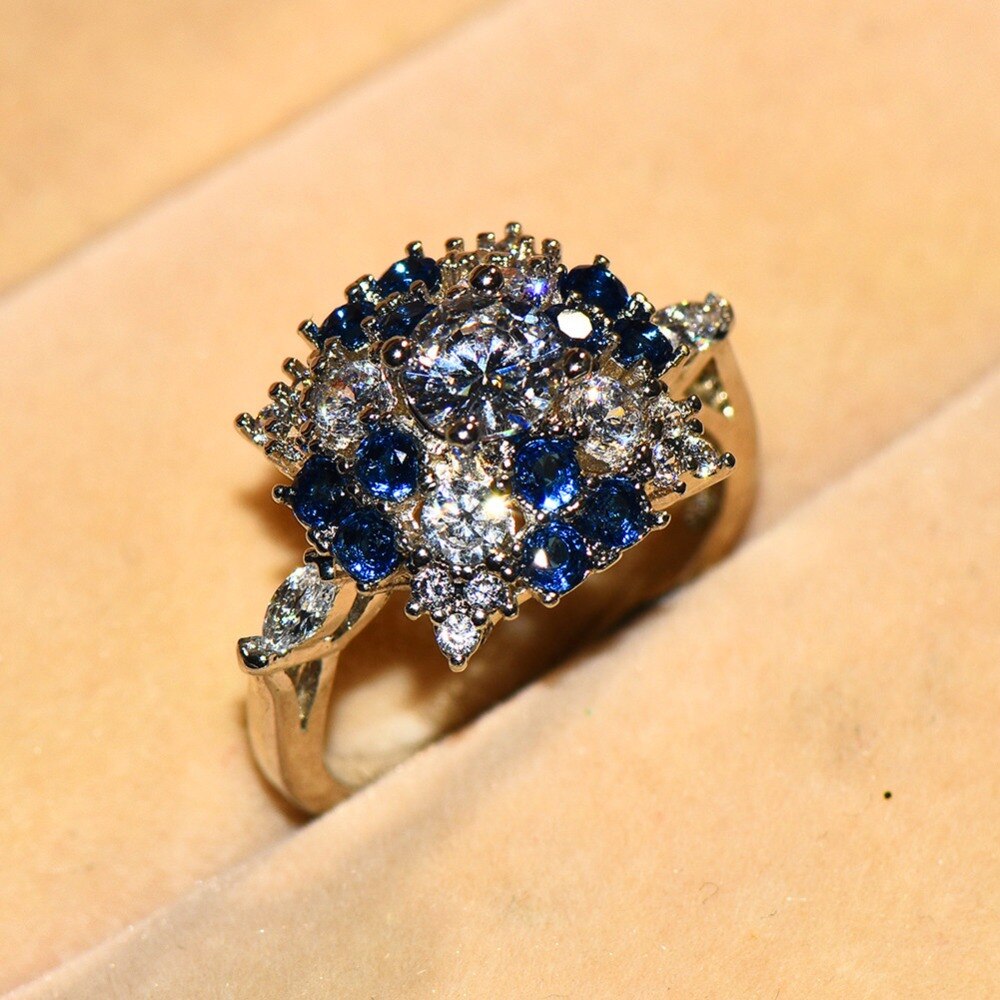 Niedliche Weibliche Große Kristall Blau Stein Ring Luxus Silber Farbe Engagement Ring Vintage Hochzeit Ringe Für Frauen Neue Jahr