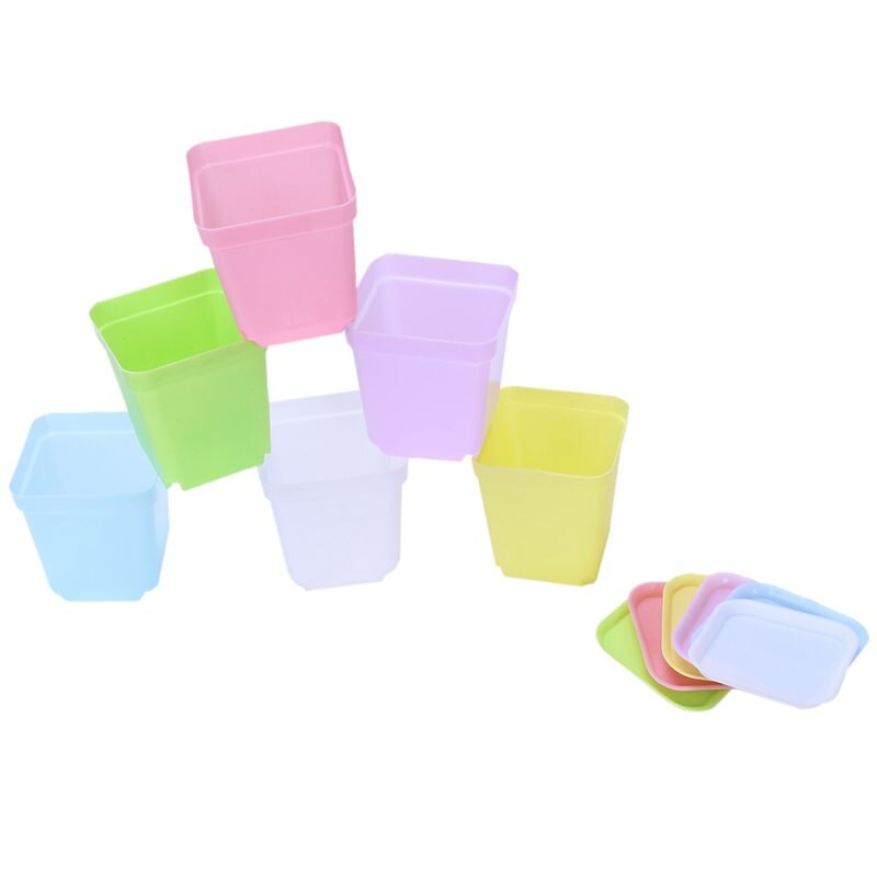 Fargerike plantepotter i plast med tallerkener, sett  of 12