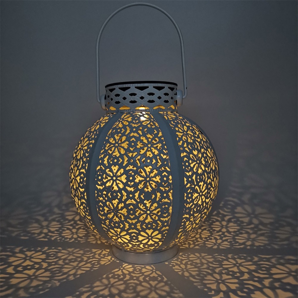 solaire LED fer Art lanterne creuse lumière extérieure éclairage décoratif poche lampe de projecteur suspendue pour jardin Yard Pat