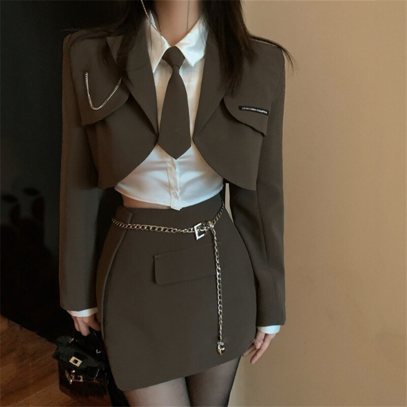 Uniforme escolar coreano para niña, traje para mujer, minifalda para estudiante de secundaria, camisa anudada con cinturón de cadena para universitaria