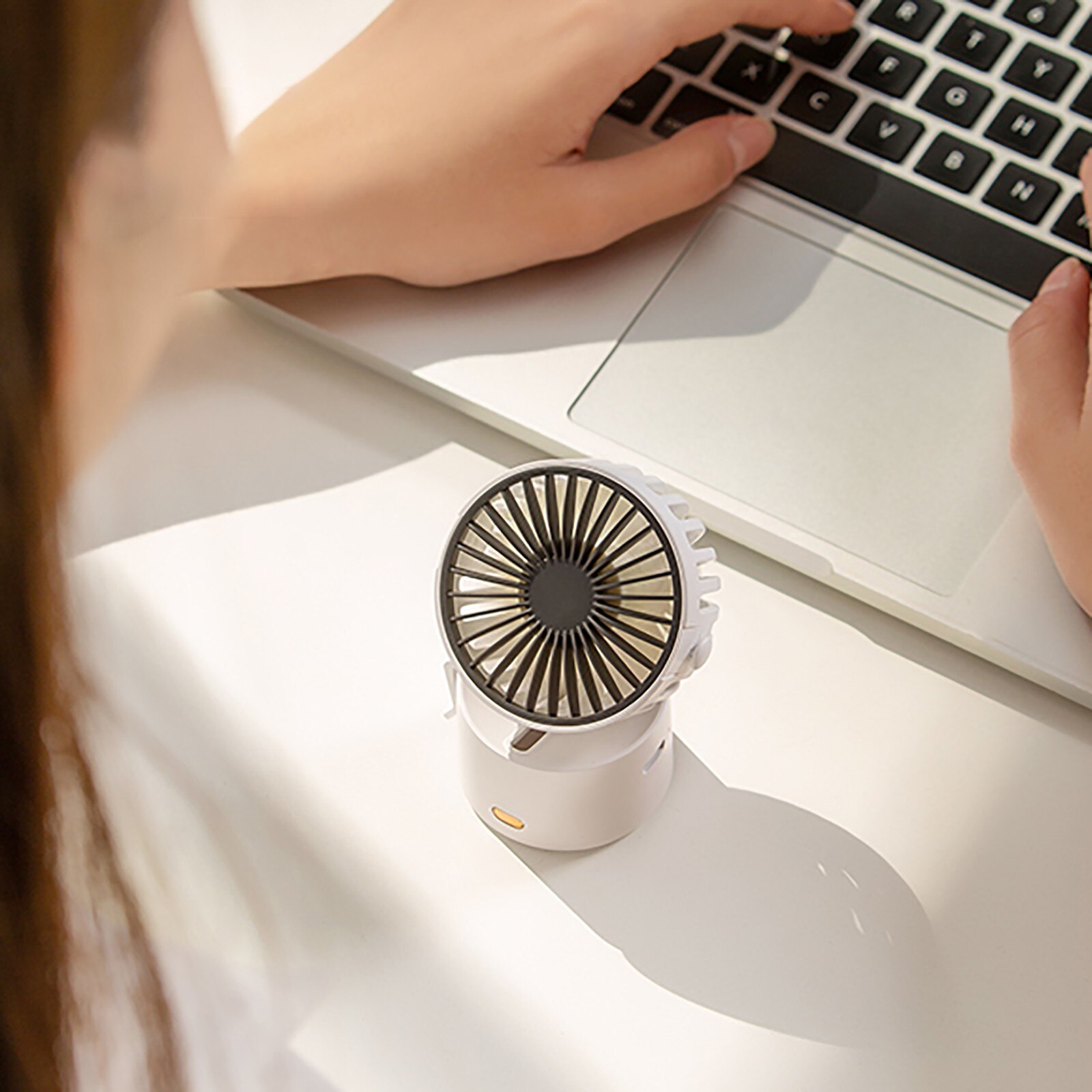 F852 Desktop Usb Fan Small Personal Desktop Fan With Strong Wind Silent Operation Portable Mini Fan For Office Bedroom