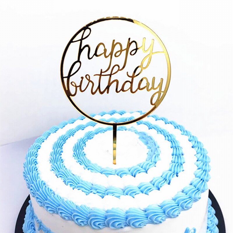 Happy birthday love flag cake topper van acryl met gouden en zilveren letters. decoratie voor een verjaardagsfeest of bruiloft.