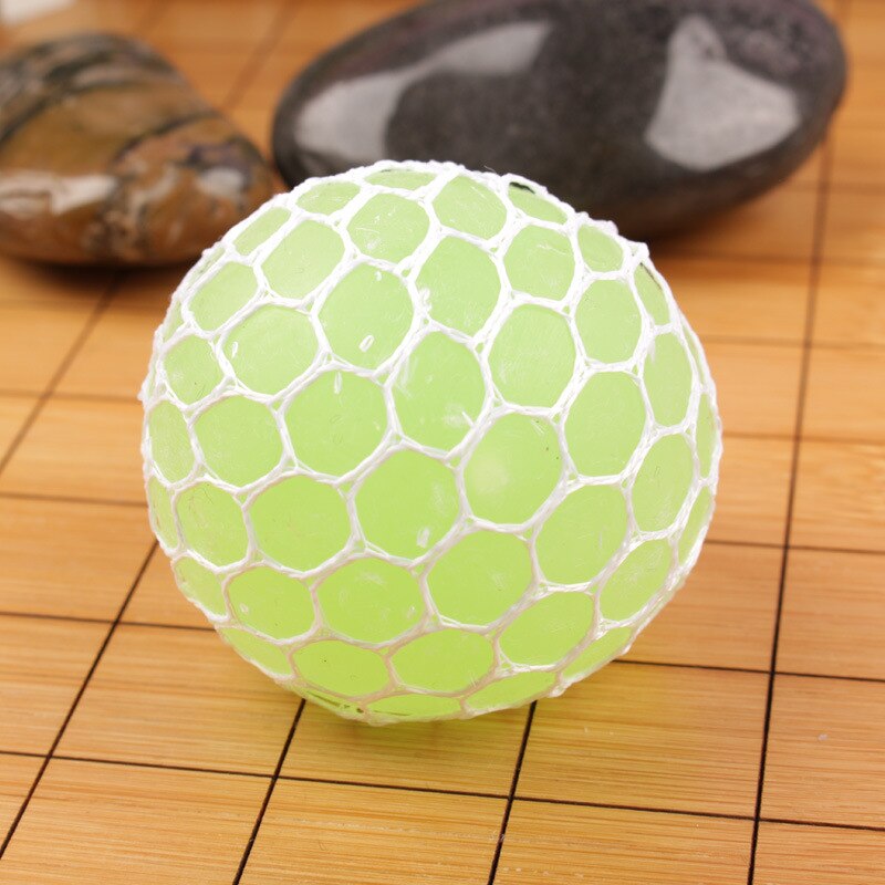1Pc Decompressie Speelgoed Hand Squeeze Release Druk Kristal Druif Rubber Volwassen Werk Kleurrijke Bal Kinderen Creatieve Zachte Speelgoed 6cm: D
