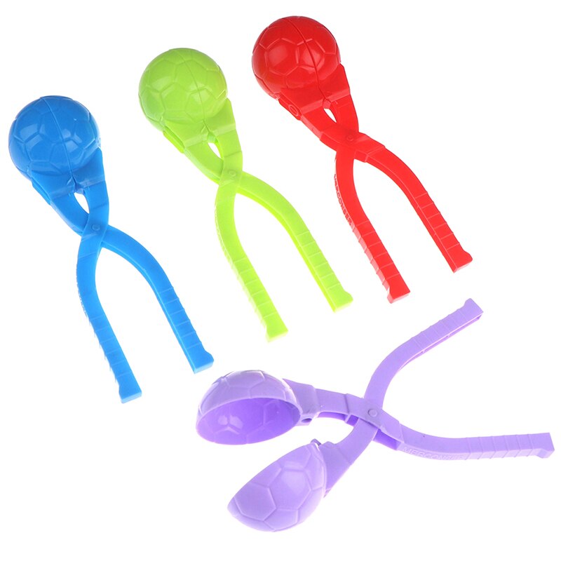 1Pc Mooie Voetbal Sneeuwbal Clip Maker Clip Kinderen Outdoor Winter Sneeuw Zand Mold Tool Outdoor Fun & Sport