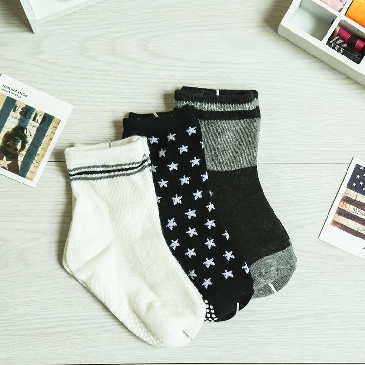 Chaussettes antidérapantes pour enfants de 0 à 5 ans, 24 pièces = 12 paires, motif étoiles, de couleur unie, pour garçons