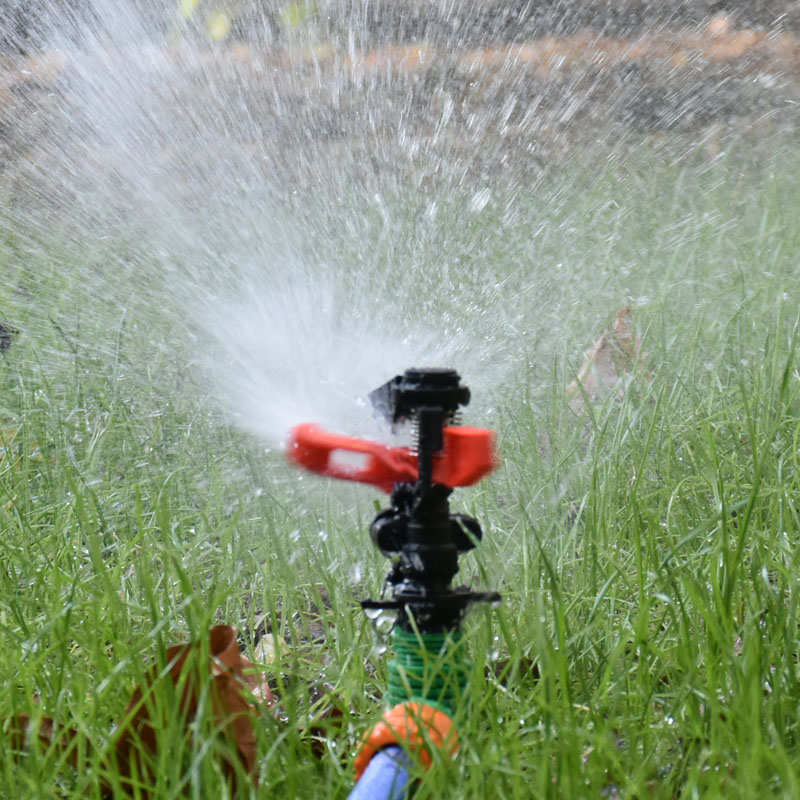 Säädettävä puutarhanurmikon sadetin suutinpitimellä pyörivä sprinkleri keinuvipu suuttimet puutarhan nurmikon kastelu 1/2 " 3/4 " letku 1 kpl