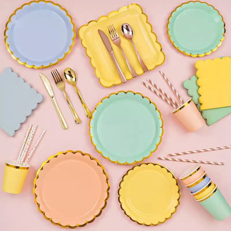 10 stk/sett bursdagsfest engangs servise sett fargerike engangs papirskåler kopp tallerken babyshower bursdagsdekorasjon