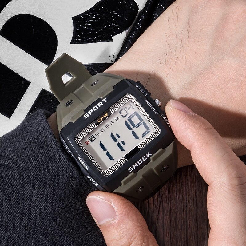 Große Zahlen Männer Sport Uhr Digitale Multifunktions Alarm Chrono 5ATM Wasserdicht Zurück Licht Platz