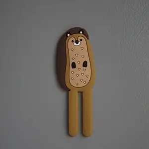 Animal Magnetic Hooks Multifunctional Removable Decorative Fridge Sticker Refrigerator Message Magnet Key Holder: squirrel