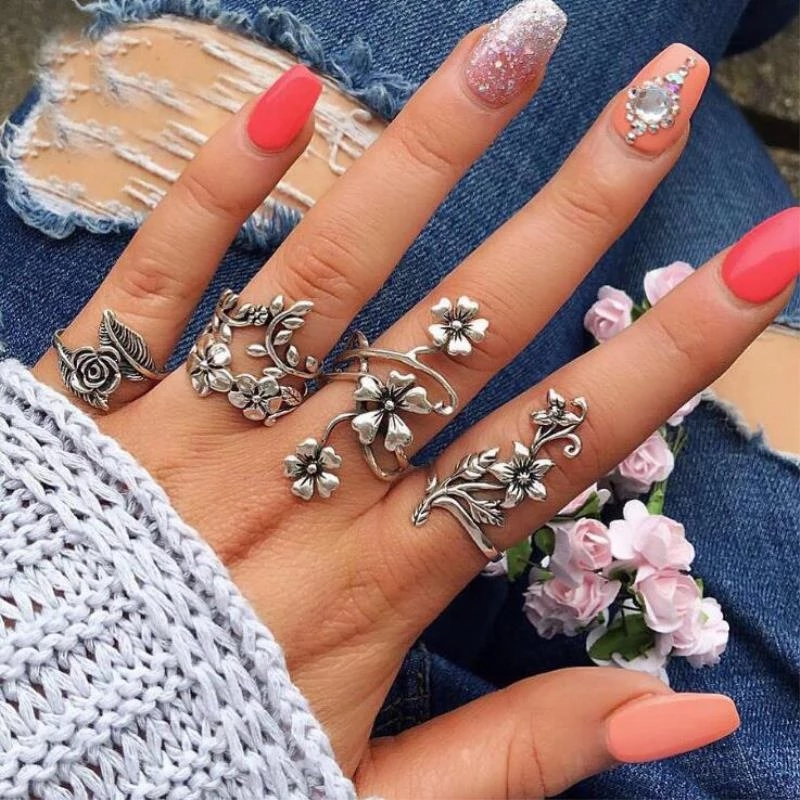 Europe and United States Popular Women Ring Personality Ancient Silver Color Mori Vines Leaves Flower Ring 4 Pieces: Default Title