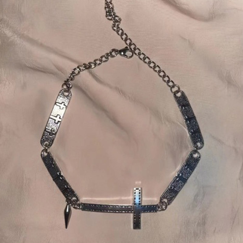Bijoux Punk épissés croix Rivet collier Grunge Rock Cool accessoires Cool collier femmes Goth coréenne tour de cou