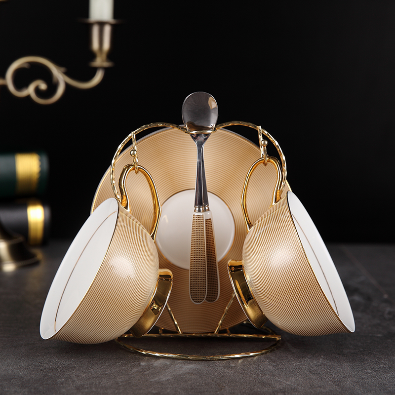 British Royal Rose Coffee Cup Luxury Tea Cup Spoon Saucer Set Cups Ceramic Royal Classic Bone China Xicara EE50BD