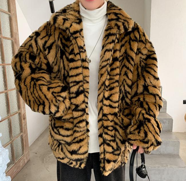 Abrigo con patrón de tigre de imitación para hombre, ropa de calle gruesa de manga larga, chaqueta con estampado de leopardo, talla grande, J327
