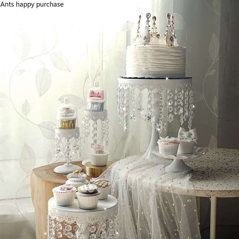 Europæisk stil krystal vedhæng jern kage stativ bryllup rekvisitter kage pan høj fod snack stå bakke kage udsmykning