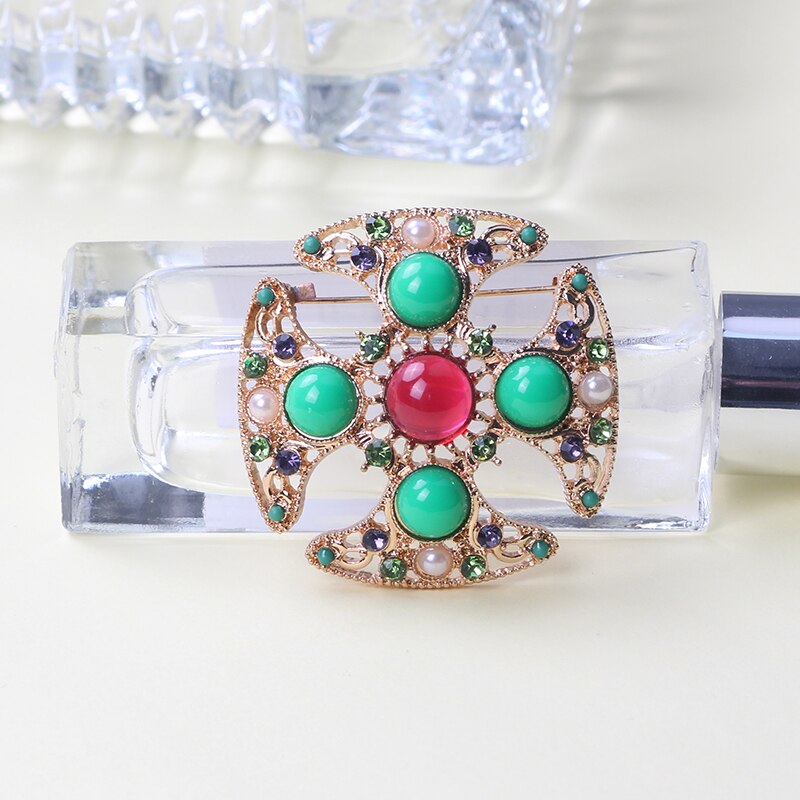 Jahrgang-barockbrosche mit grüner perle, edelsteinausschnitt, geometrisches rechteck, kragenbrosche, damenschmuck